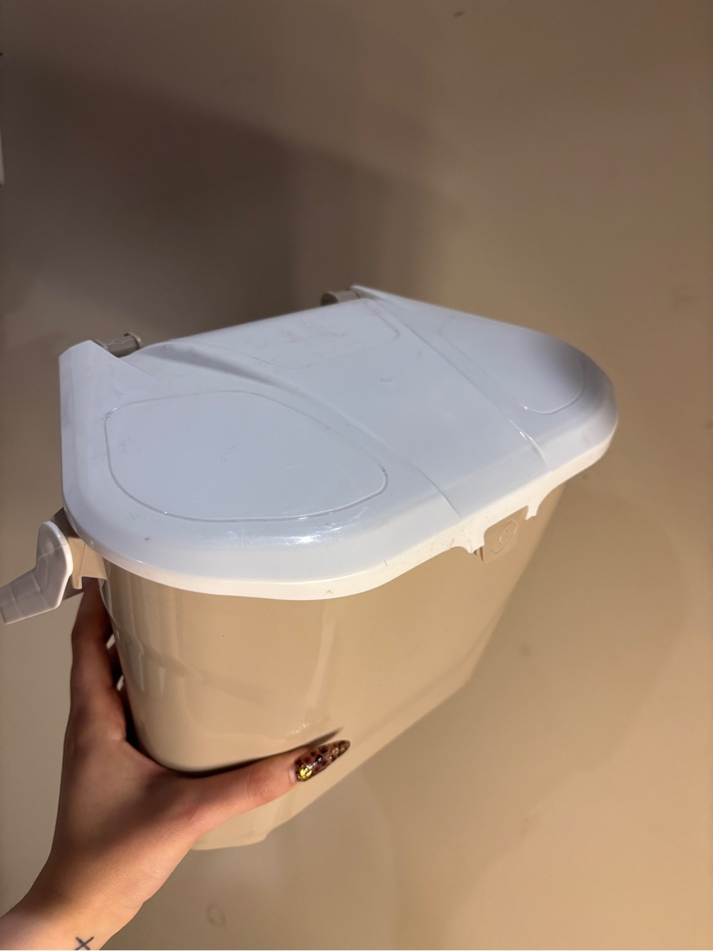 City of Toronto Beige and White Dual-Flip Kitchen Waste Bin